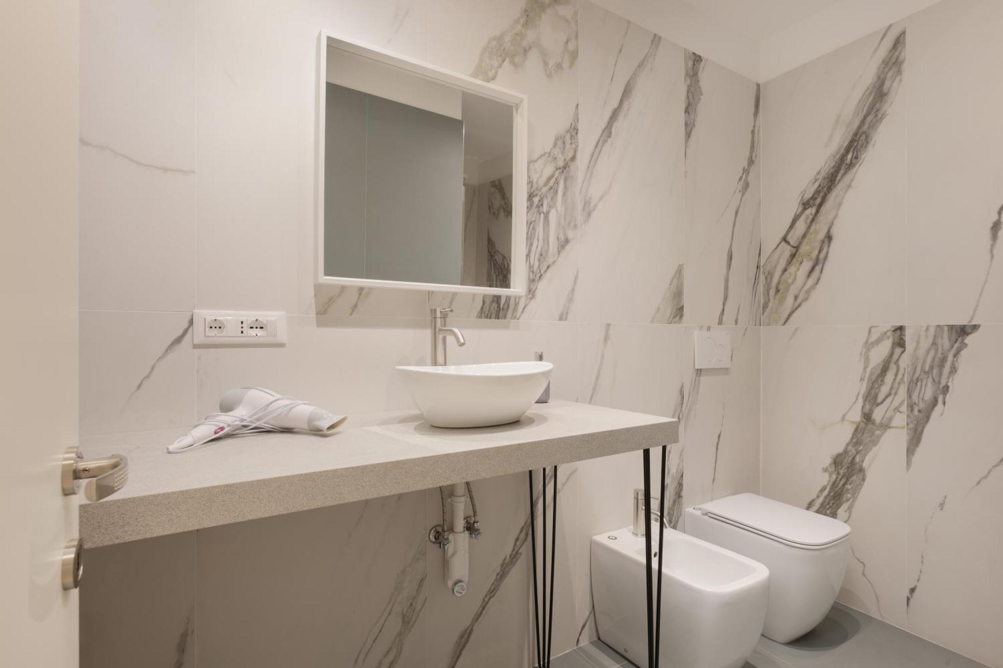 Snapstay Luxury Apartments In Centro A Trieste Esterno foto