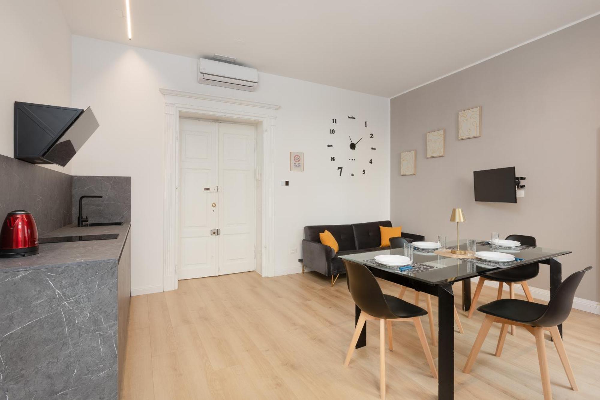 Snapstay Luxury Apartments In Centro A Trieste Esterno foto