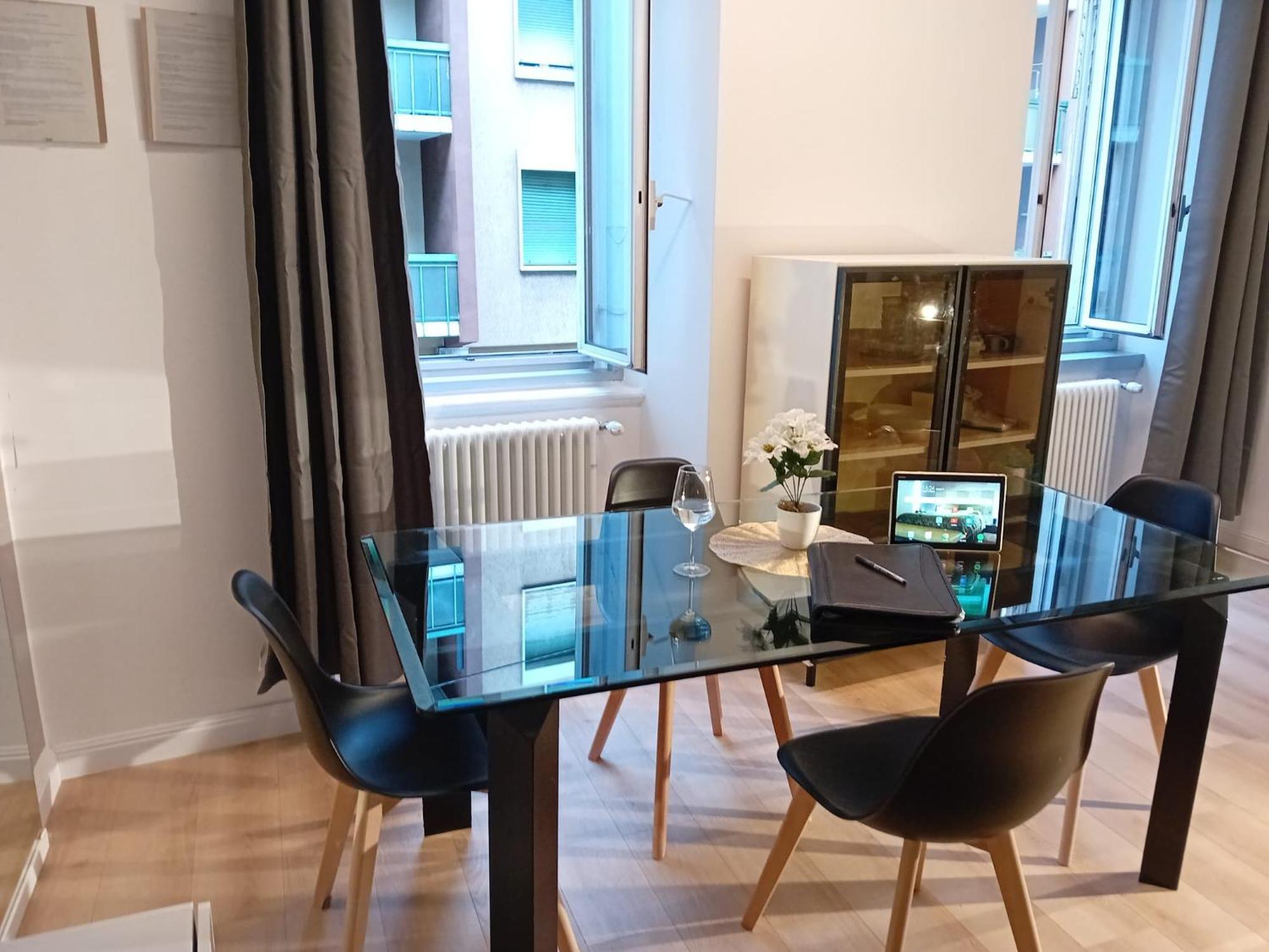 Snapstay Luxury Apartments In Centro A Trieste Esterno foto