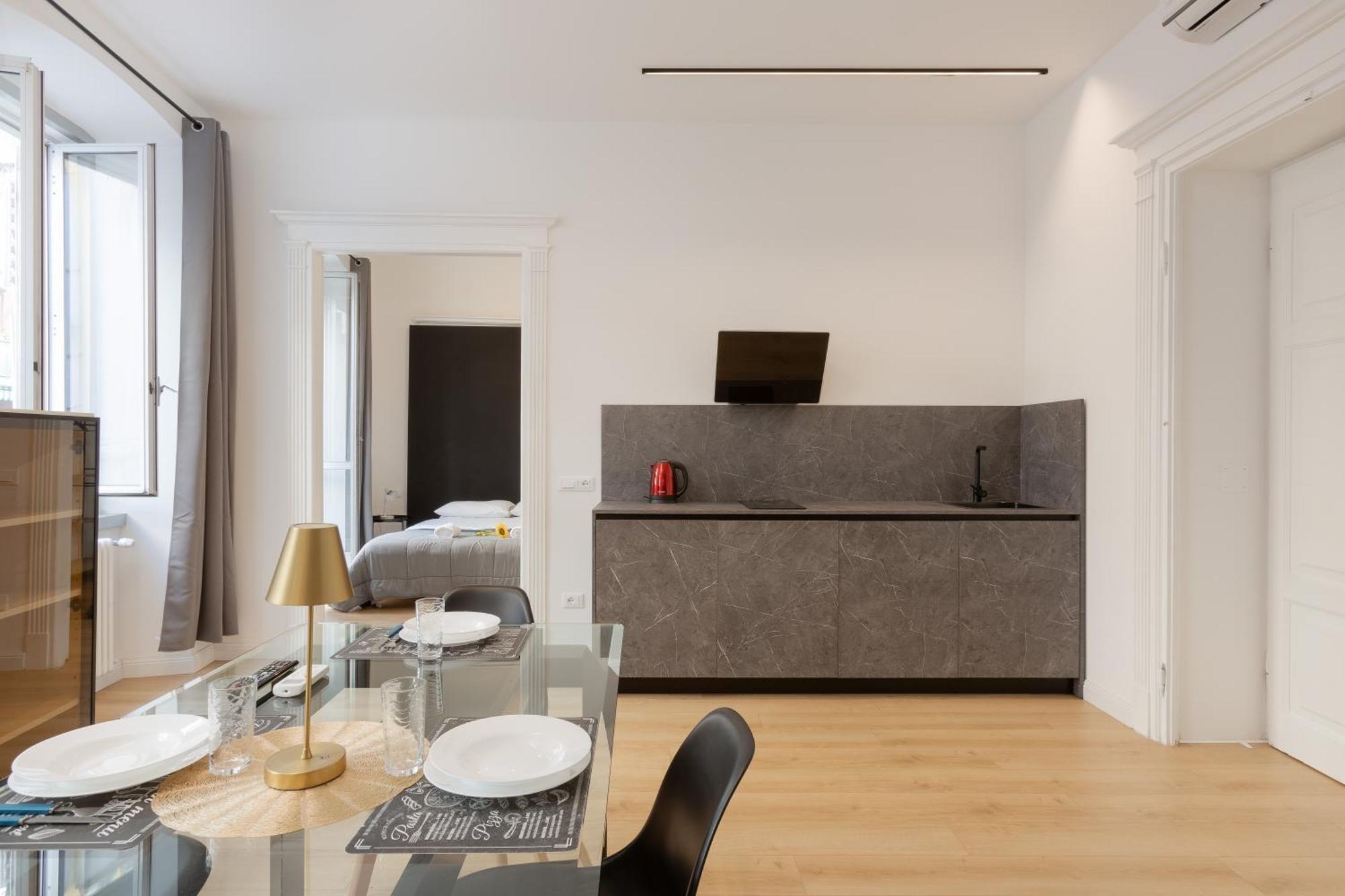 Snapstay Luxury Apartments In Centro A Trieste Esterno foto
