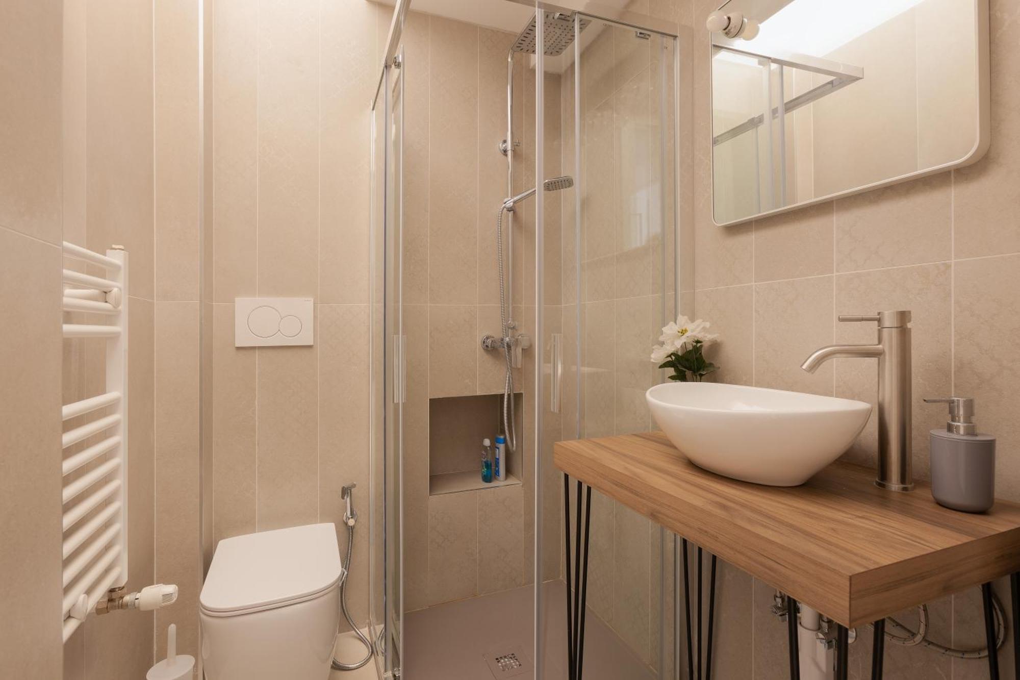 Snapstay Luxury Apartments In Centro A Trieste Esterno foto