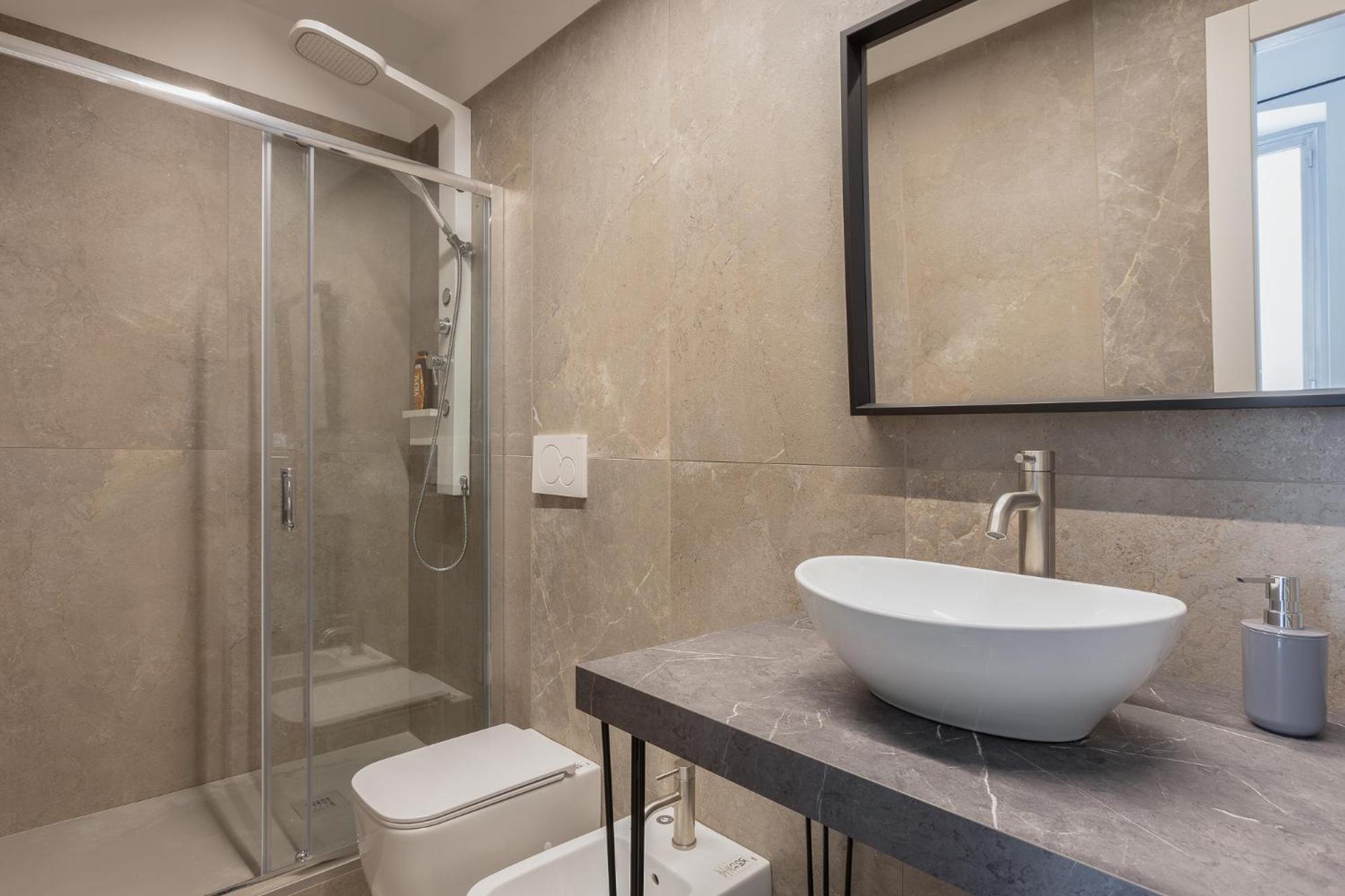 Snapstay Luxury Apartments In Centro A Trieste Esterno foto