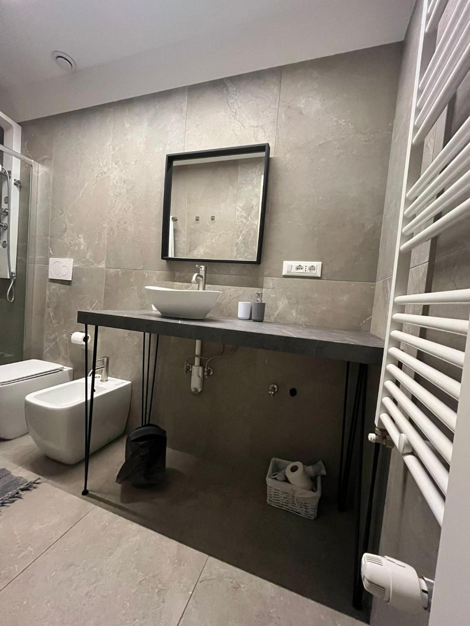 Snapstay Luxury Apartments In Centro A Trieste Esterno foto